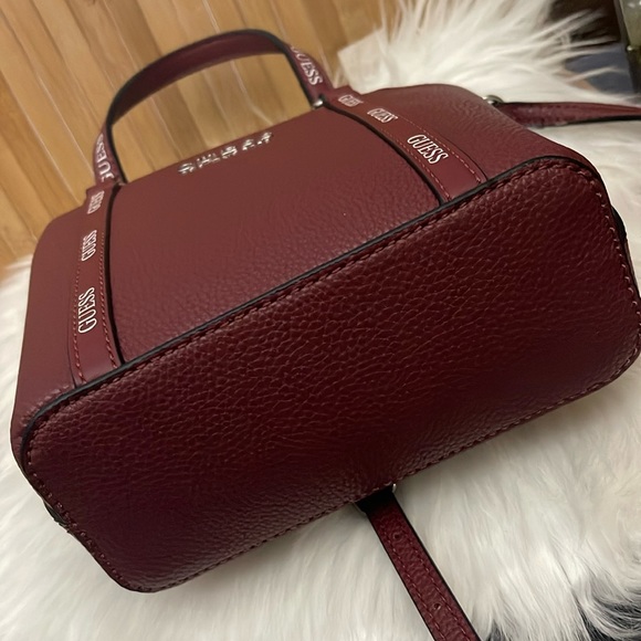 GUESS mini shoulder tote bag - Picture 6 of 9